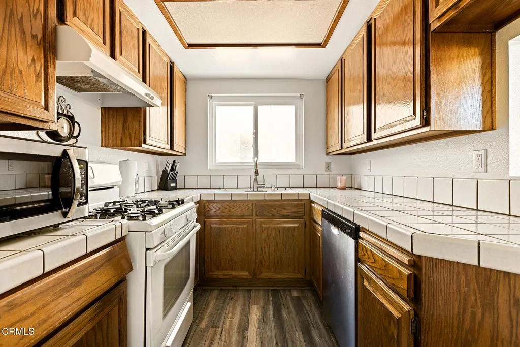 1014 S Marengo Avenue 3, Alhambra, California 91803 home-pic-8